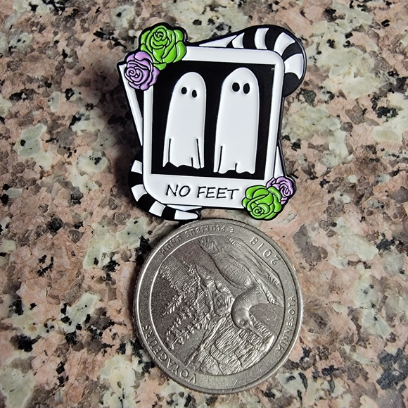 Beetlejuice Lydia Polaroid Camera No Feet Ghost Enamel Pin - Picture 2 of 2